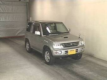 2005 Mitsubishi Pajero Mini Photos