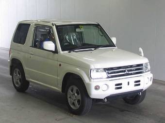 2006 Mitsubishi Pajero Mini Photos