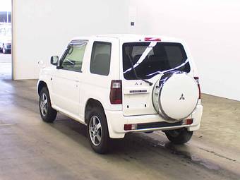 2006 Mitsubishi Pajero Mini Pictures