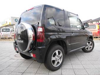 2007 Mitsubishi Pajero Mini Pictures