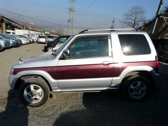 2010 Mitsubishi Pajero Mini Photos