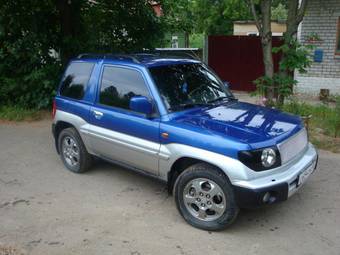 2000 Mitsubishi Pajero Pinin Photos