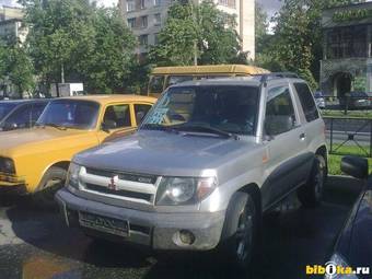 2000 Mitsubishi Pajero Pinin Photos