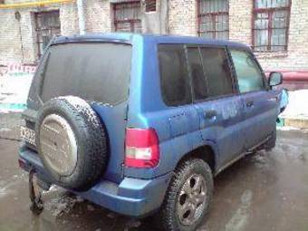 2001 Mitsubishi Pajero Pinin Pictures