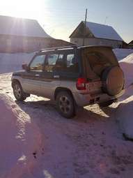2004 Mitsubishi Pajero Pinin Pictures