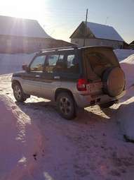 2004 Mitsubishi Pajero Pinin Pictures