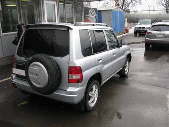 2004 Mitsubishi Pajero Pinin Images