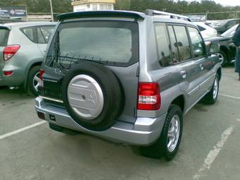 2004 Mitsubishi Pajero Pinin Photos