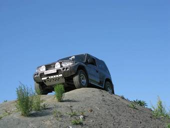 1998 Mitsubishi Pajero Sport Pictures