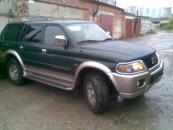 2000 Mitsubishi Pajero Sport Photos