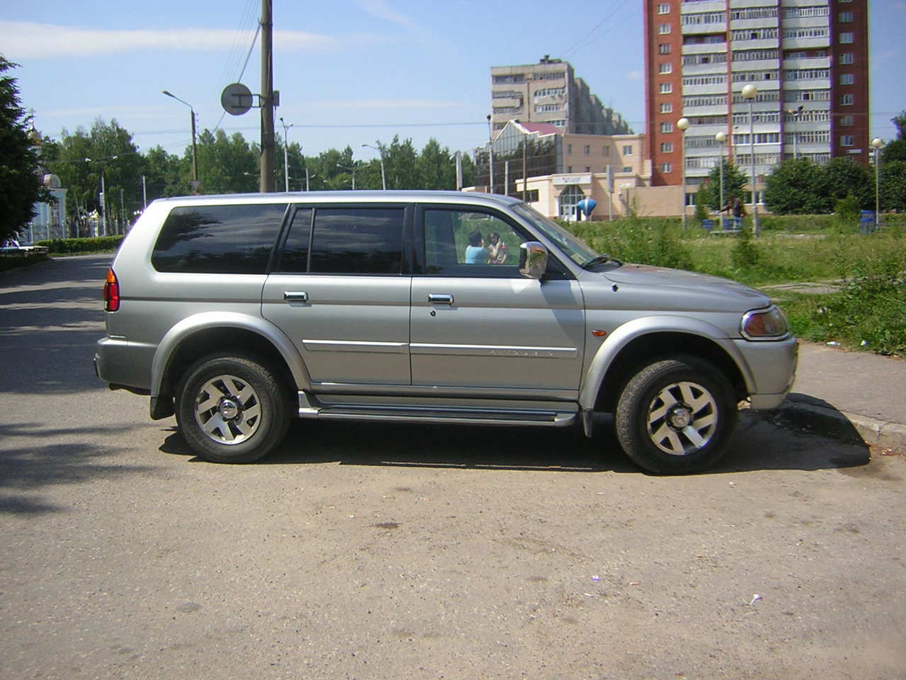 Mitsubishi pajero 2000