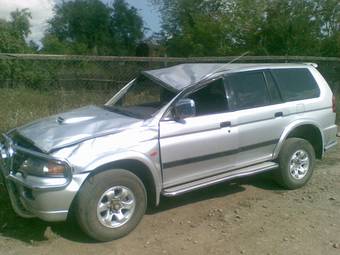 2001 Mitsubishi Pajero Sport Pictures