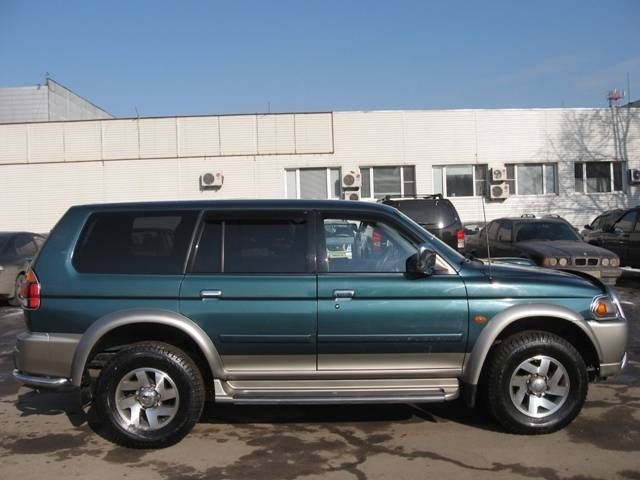 2002 Mitsubishi Pajero Sport specs mpg, towing capacity