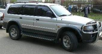 2002 Mitsubishi Pajero Sport Photos