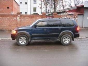 2002 Mitsubishi Pajero Sport Photos