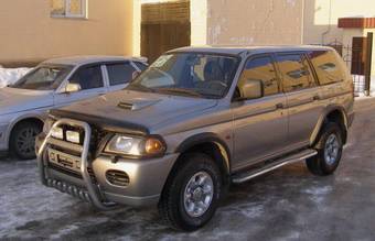 2003 Mitsubishi Pajero Sport Photos