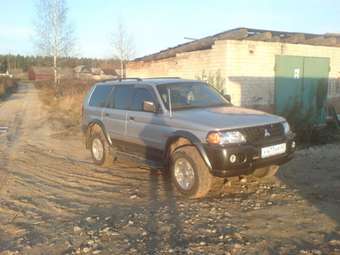 2004 Mitsubishi Pajero Sport Photos