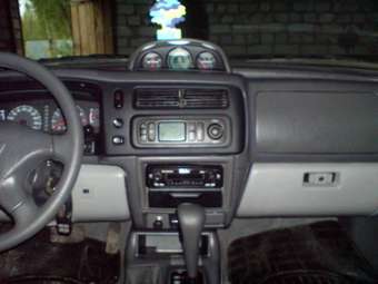 2004 Mitsubishi Pajero Sport Photos