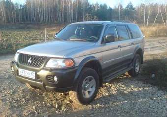 2004 Mitsubishi Pajero Sport Pictures