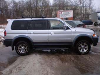 2004 Mitsubishi Pajero Sport Pictures