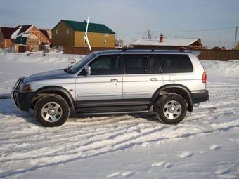 2004 Mitsubishi Pajero Sport Pictures