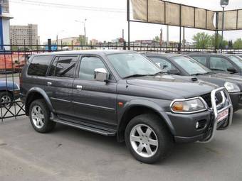 2004 Mitsubishi Pajero Sport Pictures