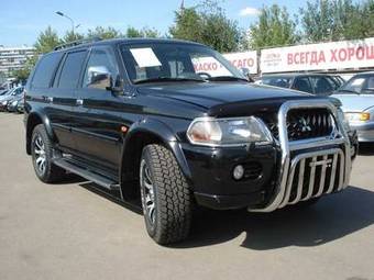 2004 Mitsubishi Pajero Sport Pictures