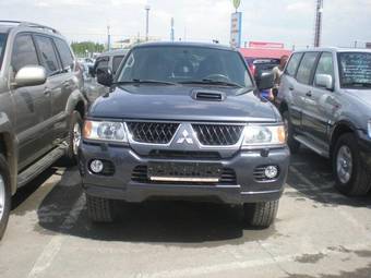 2005 Mitsubishi Pajero Sport Pictures