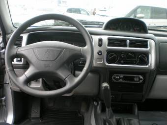 2005 Mitsubishi Pajero Sport Pictures