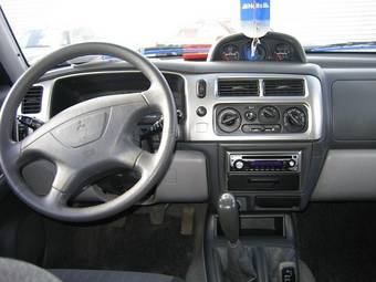 2006 Mitsubishi Pajero Sport Pictures