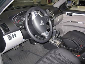 2008 Mitsubishi Pajero Sport Pictures