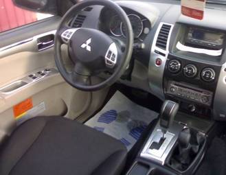 2009 Mitsubishi Pajero Sport Pictures