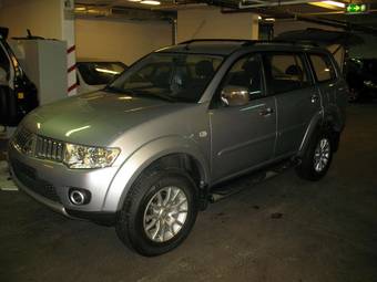 2010 Mitsubishi Pajero Sport Photos