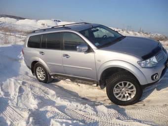 2010 Mitsubishi Pajero Sport Photos