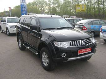 2010 Mitsubishi Pajero Sport Images