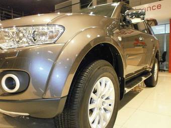 2011 Mitsubishi Pajero Sport Pictures