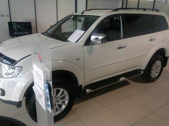 2011 Mitsubishi Pajero Sport Pictures