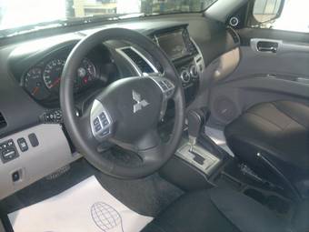 2011 Mitsubishi Pajero Sport Photos