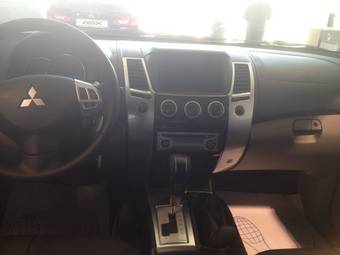 2012 Mitsubishi Pajero Sport Photos