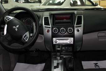 2012 Mitsubishi Pajero Sport Photos