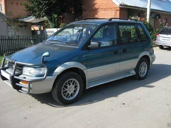 1976 Mitsubishi RVR Pictures