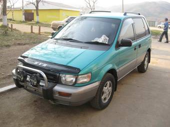 1991 Mitsubishi RVR Photos