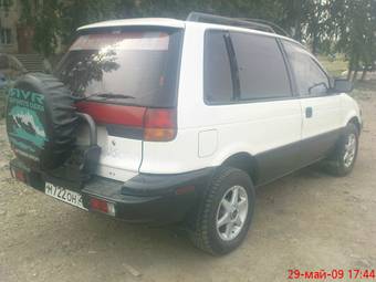 1991 Mitsubishi RVR Pictures