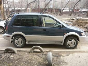 1992 Mitsubishi RVR Photos