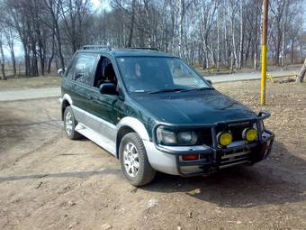 1992 Mitsubishi RVR Photos