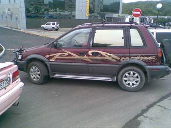 1992 Mitsubishi RVR Photos
