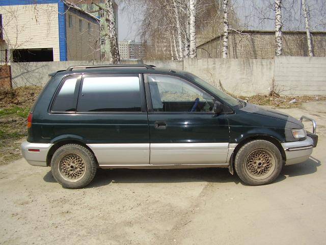 1993 Mitsubishi RVR