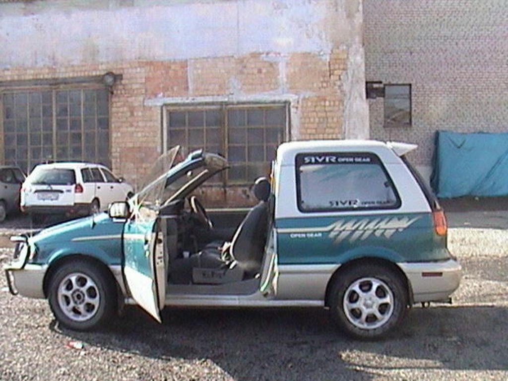 1993 Mitsubishi RVR