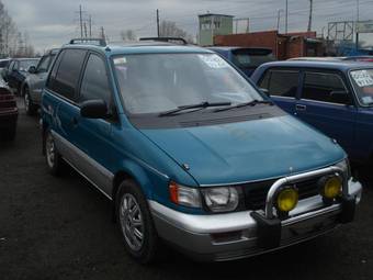 1993 Mitsubishi RVR Photos