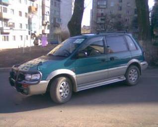 1993 Mitsubishi RVR Photos